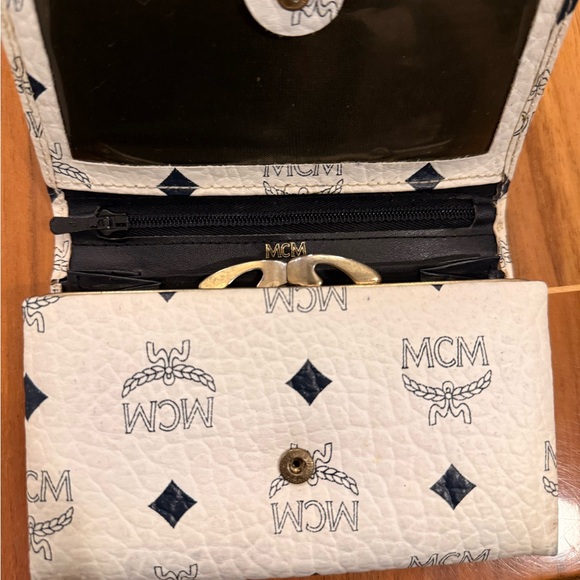 MCM Cream and Black Logo Wallet - Picture 4 of 5